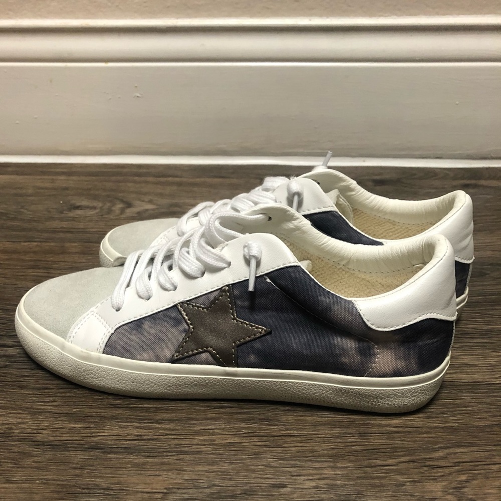 VICI DOLLS SNEAKERS